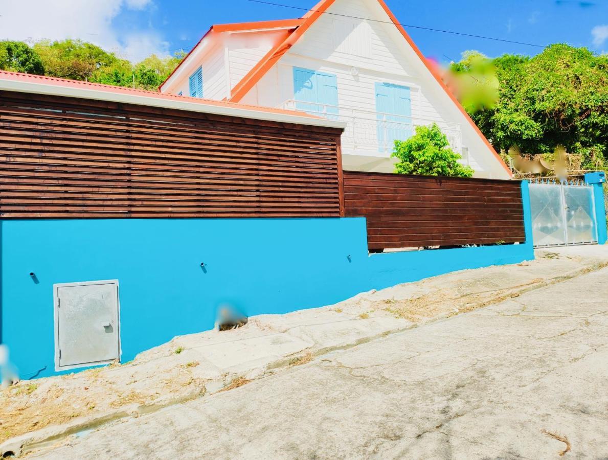 Location Maison Bleue Avec Piscine Privative Au Carbet Martinique Le Carbet Zewnętrze zdjęcie