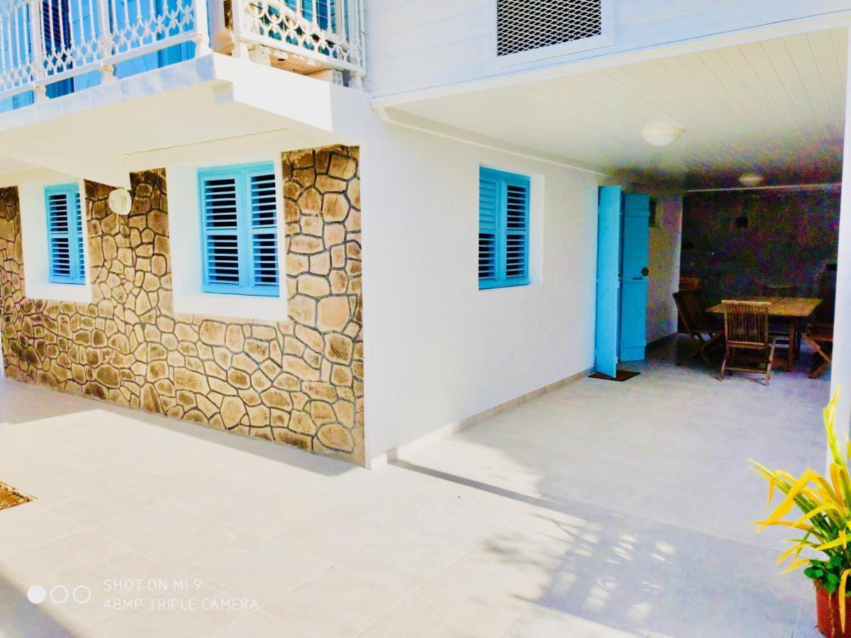 Location Maison Bleue Avec Piscine Privative Au Carbet Martinique Le Carbet Zewnętrze zdjęcie