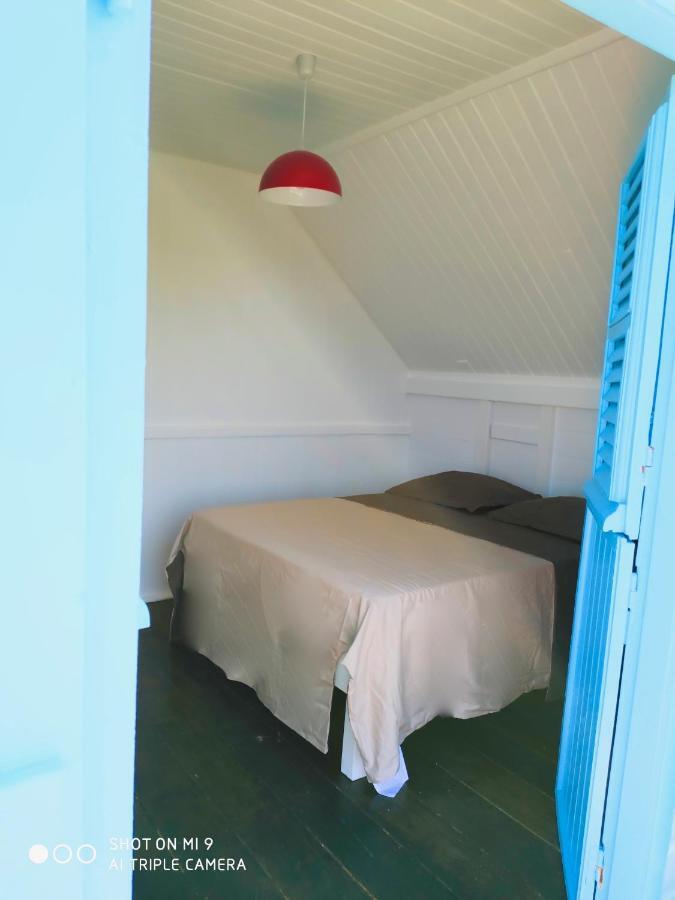 Location Maison Bleue Avec Piscine Privative Au Carbet Martinique Le Carbet Zewnętrze zdjęcie