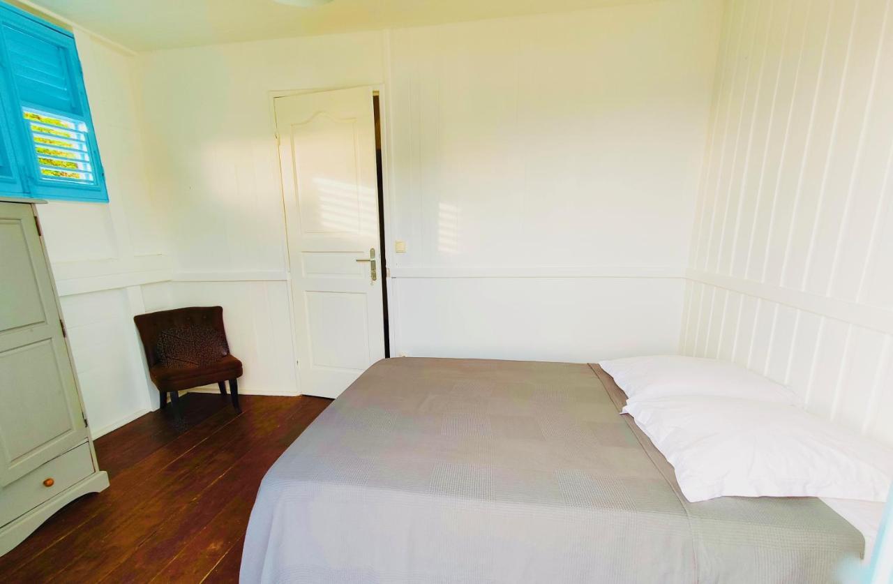 Location Maison Bleue Avec Piscine Privative Au Carbet Martinique Le Carbet Zewnętrze zdjęcie