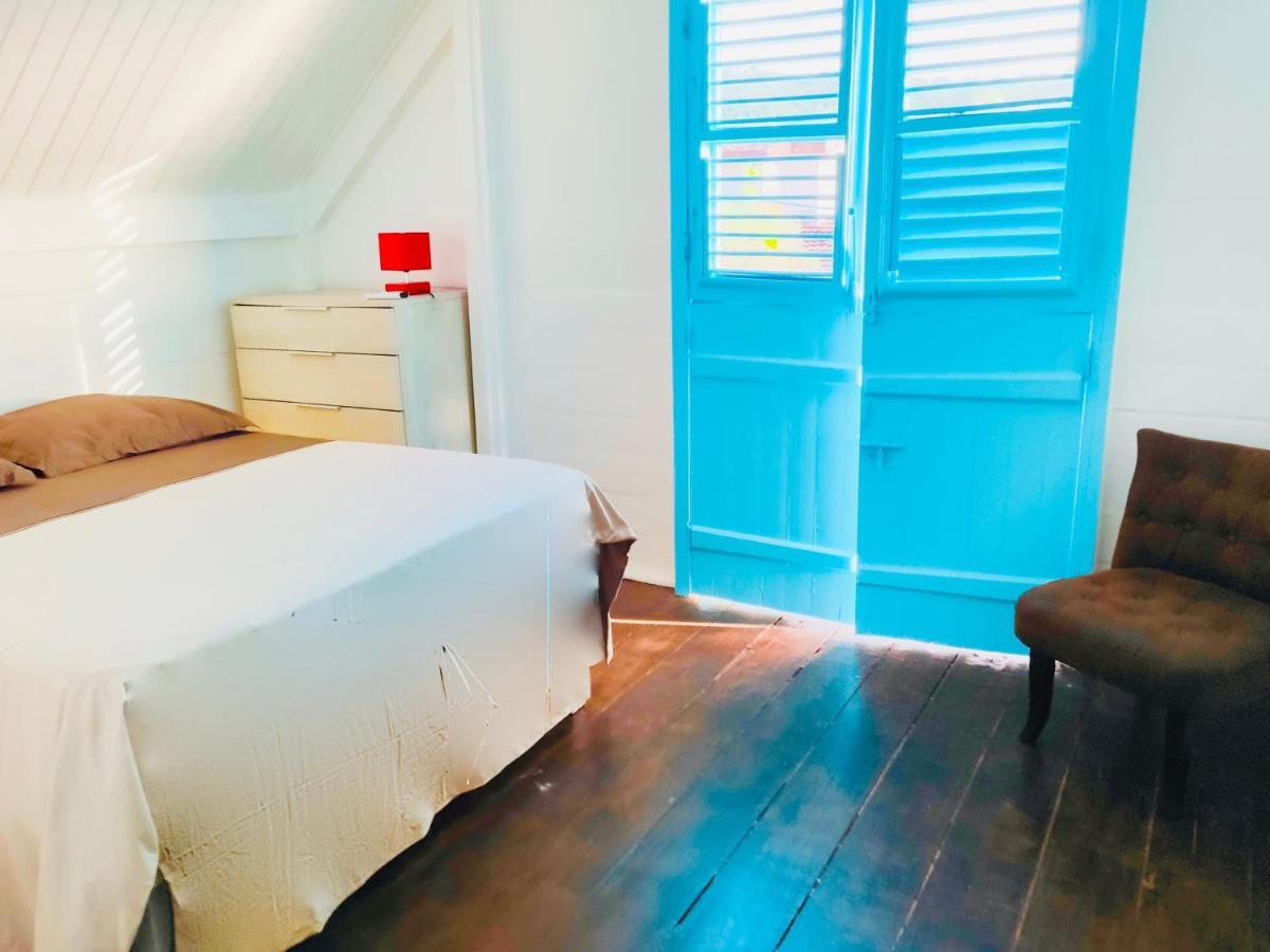 Location Maison Bleue Avec Piscine Privative Au Carbet Martinique Le Carbet Zewnętrze zdjęcie